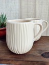 Taza de ceramica textura acanalada 300cc