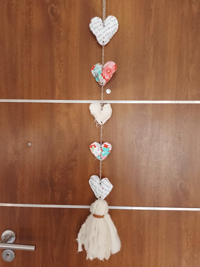 Colgante cinco corazones de tela - Satanama 