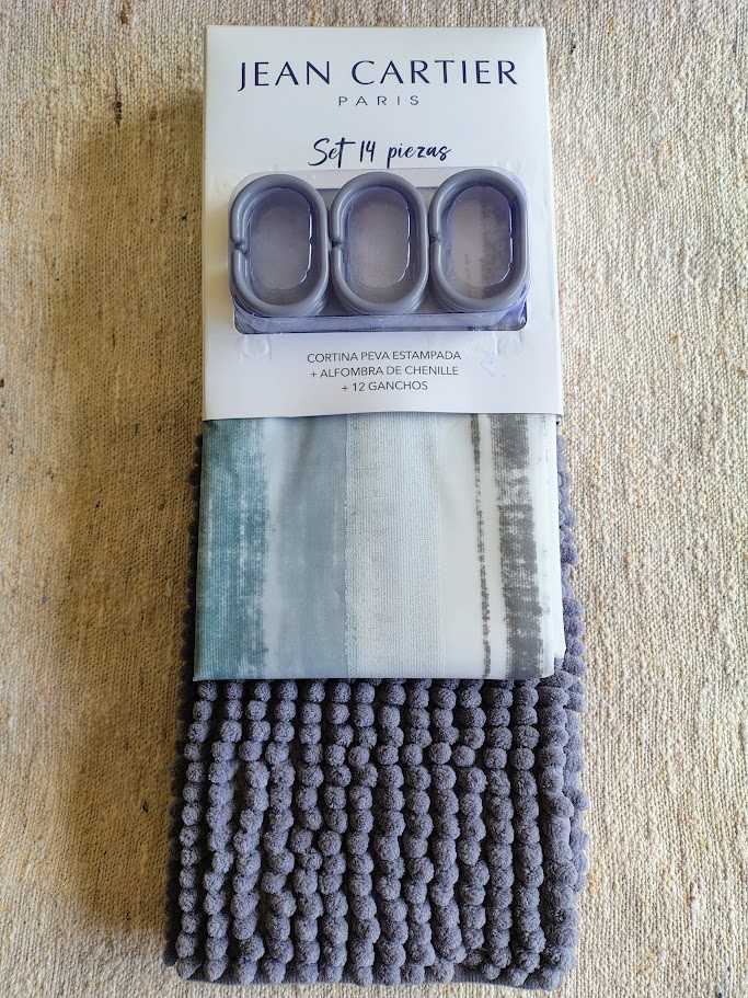 Set cortina de baño plástica con alfombra microfibra y ganchos - Jean Cartier
