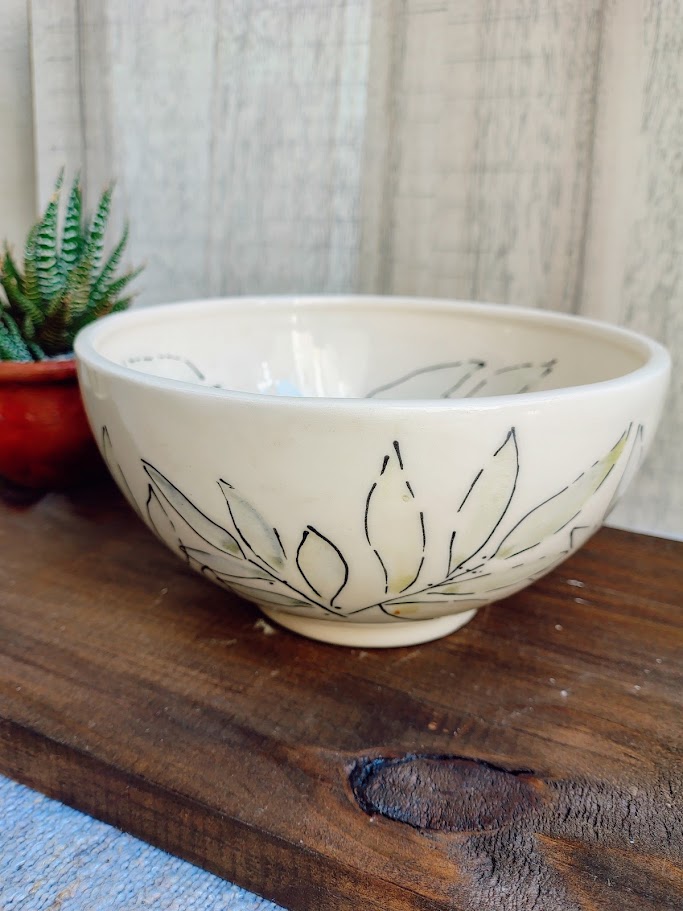 Cuenco de ceramica con pie