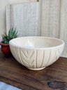 Cuenco de ceramica con pie