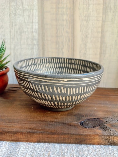 Cuenco de ceramica con pie
